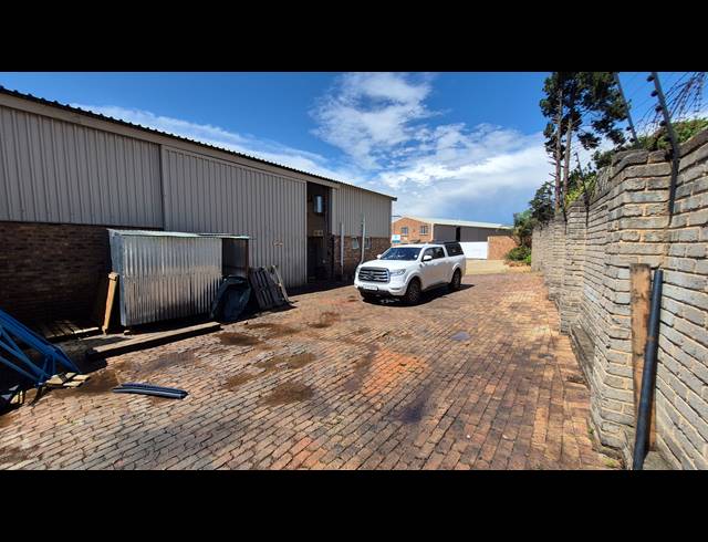 374M² FACTORY FOR SALE IN ANDERBOLT